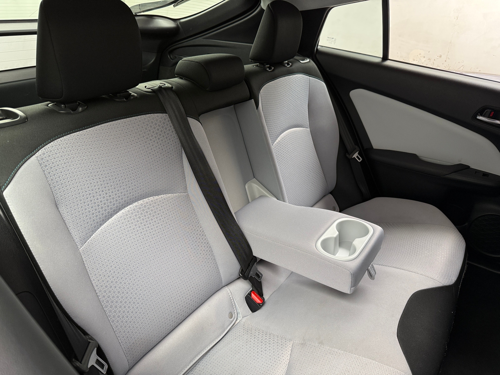 Thumbnail: 2022 Toyota Prius - 6