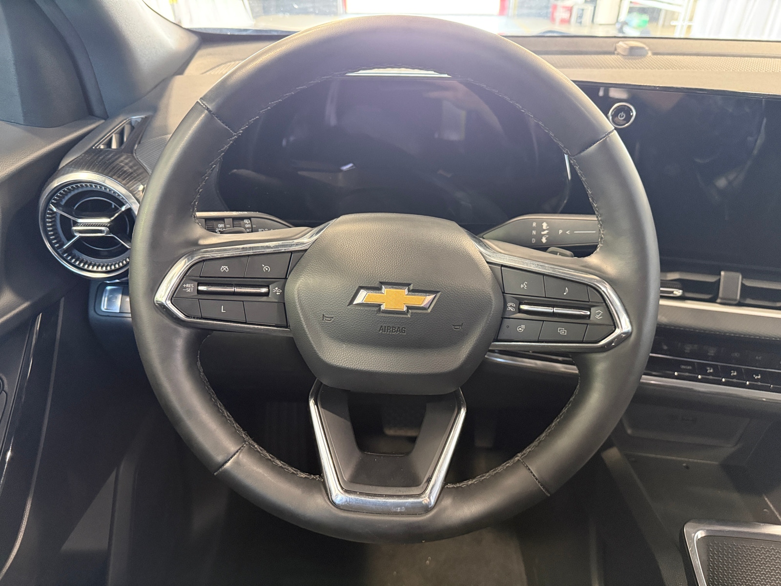 Thumbnail: 2025 Chevrolet Equinox - 5