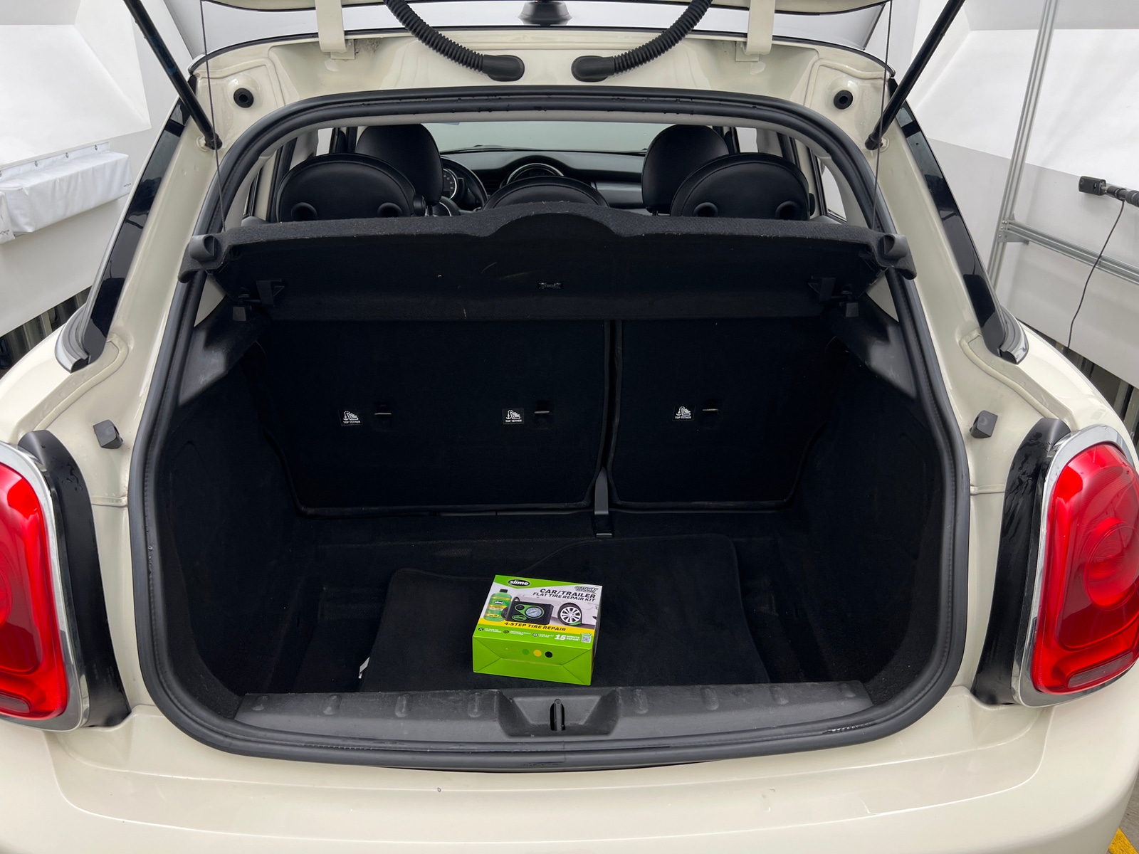 Thumbnail: 2016 MINI Cooper Hardtop - 6