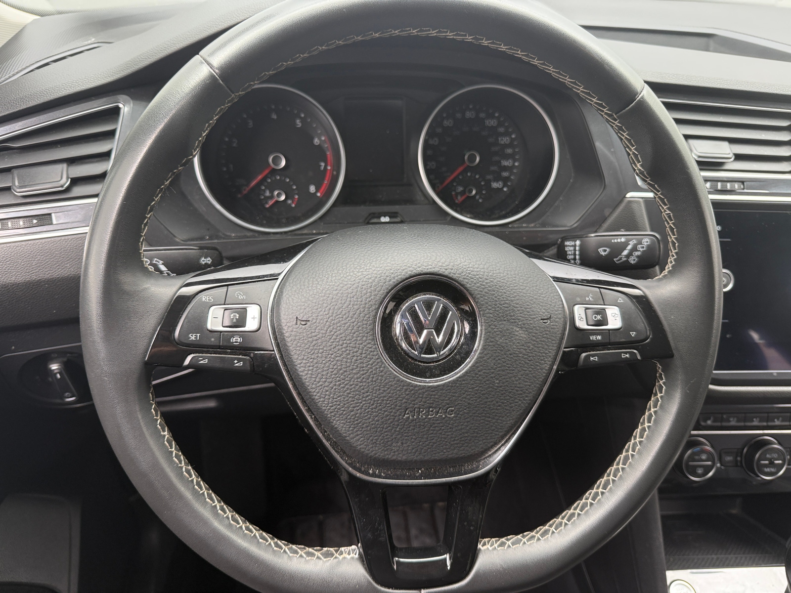 Thumbnail: 2021 Volkswagen Tiguan - 4