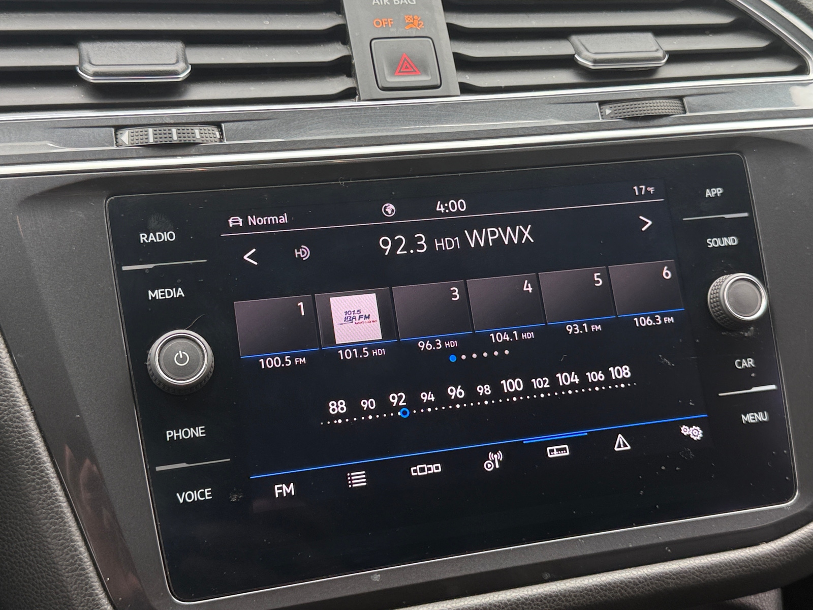 Thumbnail: 2021 Volkswagen Tiguan - 3