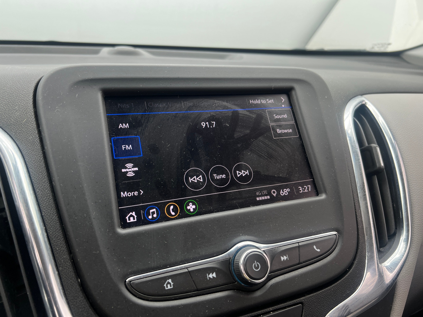 Thumbnail: 2022 Chevrolet Equinox - 4