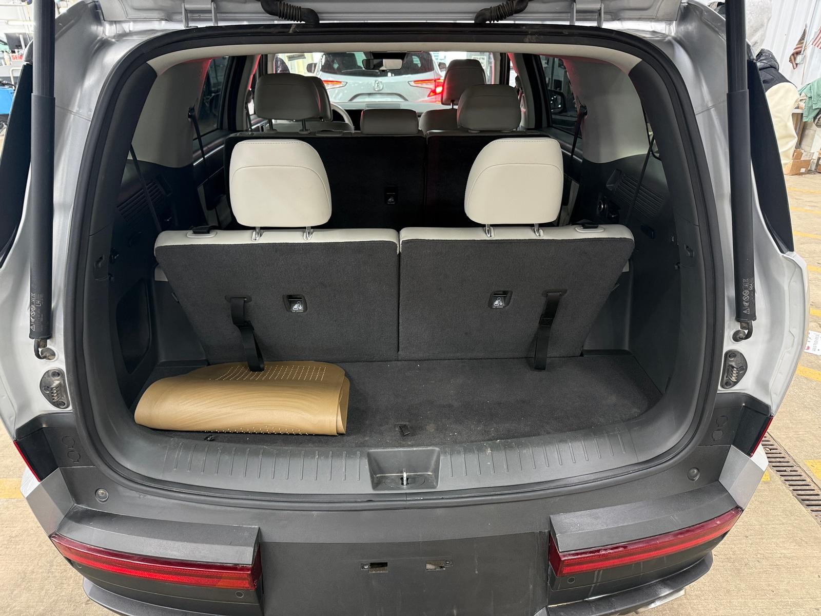 Thumbnail: 2025 Hyundai Santa Fe - 6