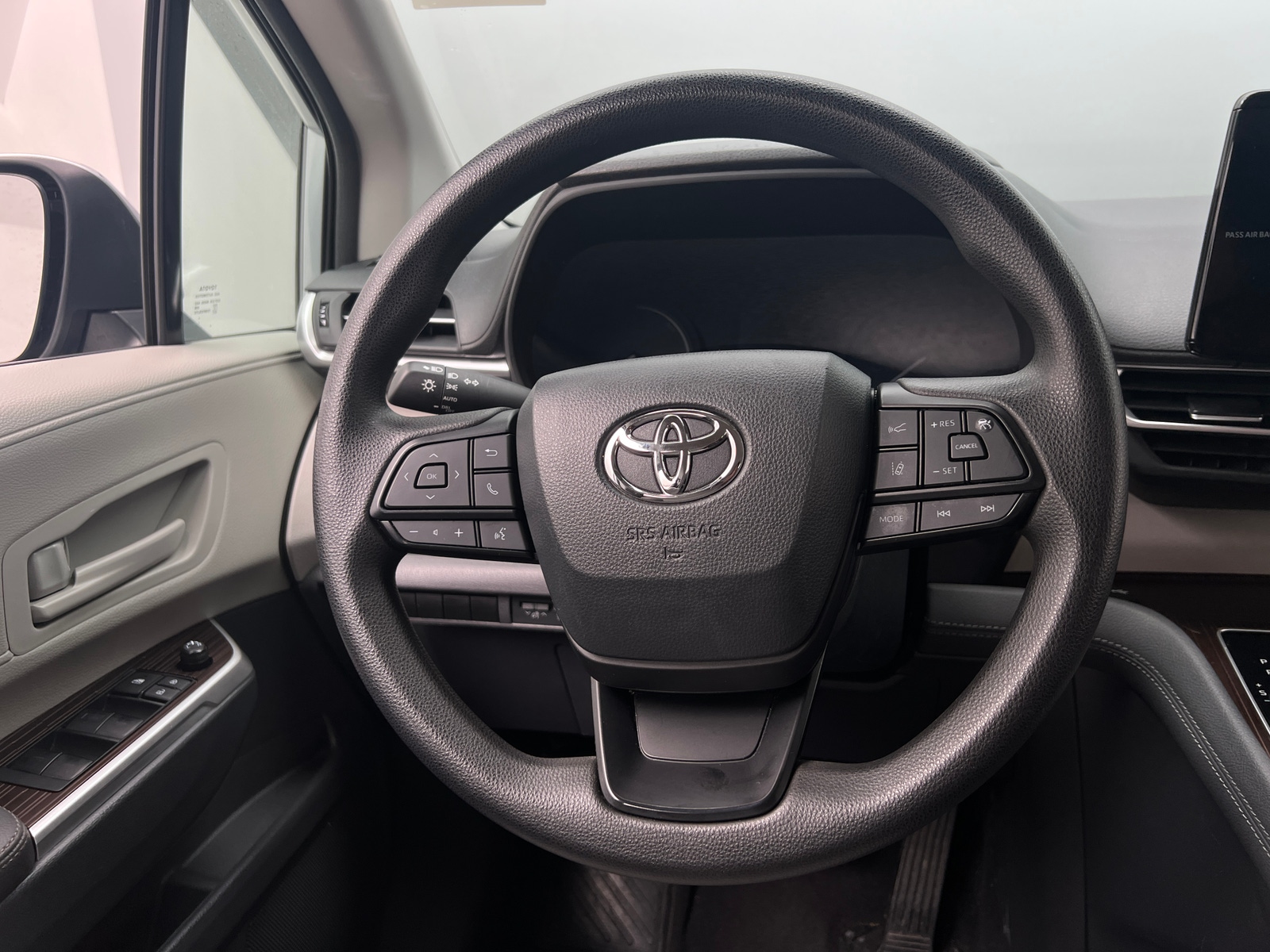 Thumbnail: 2024 Toyota Sienna - 5