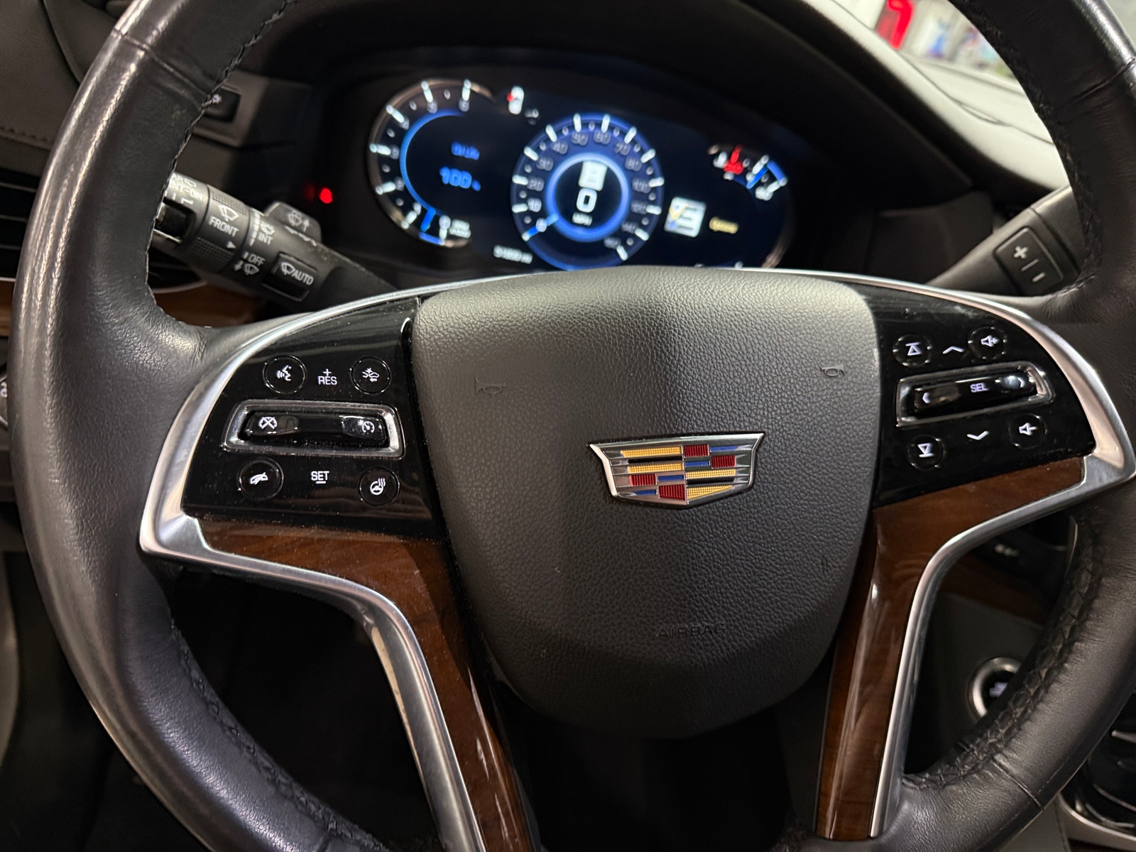 Thumbnail: 2020 Cadillac Escalade - 4