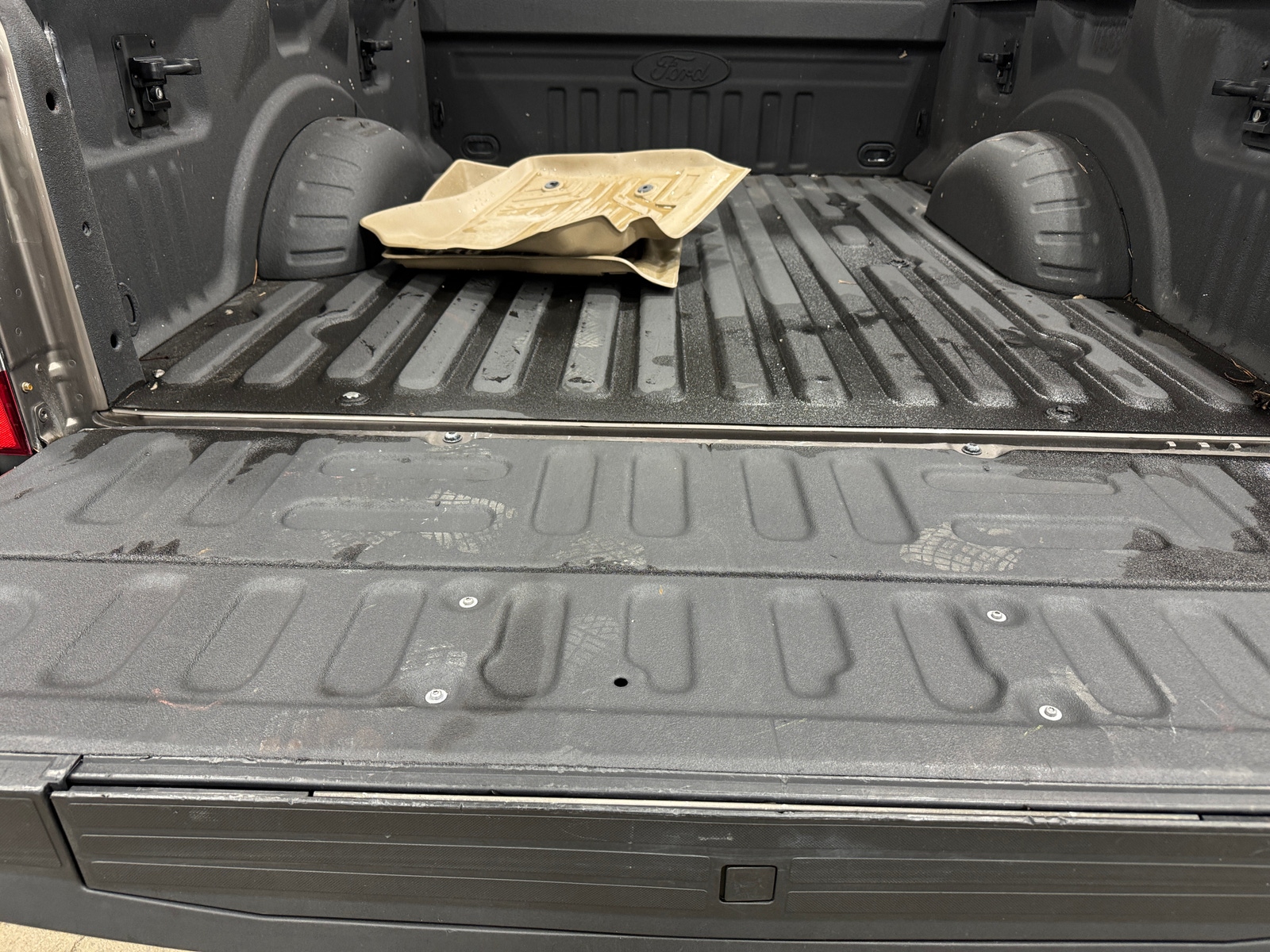 Thumbnail: 2019 Ford Econoline - 6