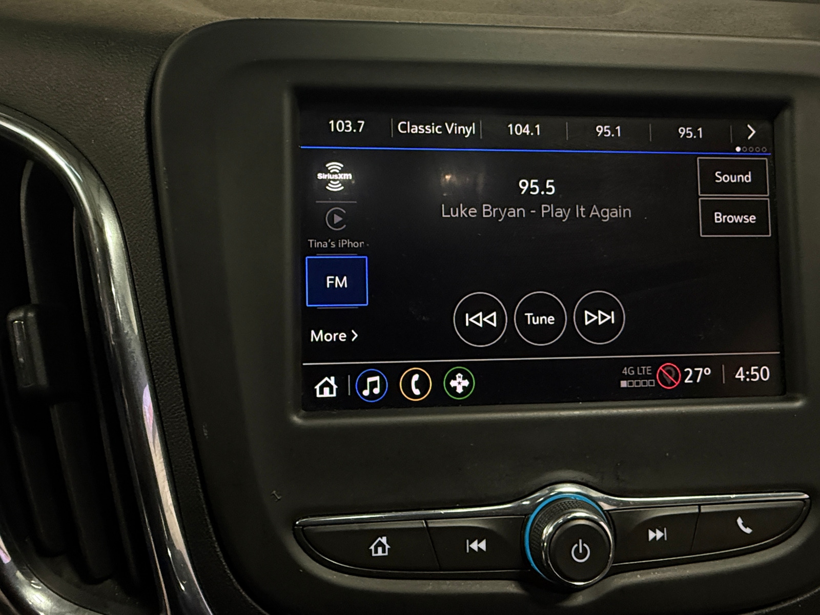 Thumbnail: 2022 Chevrolet Equinox - 4