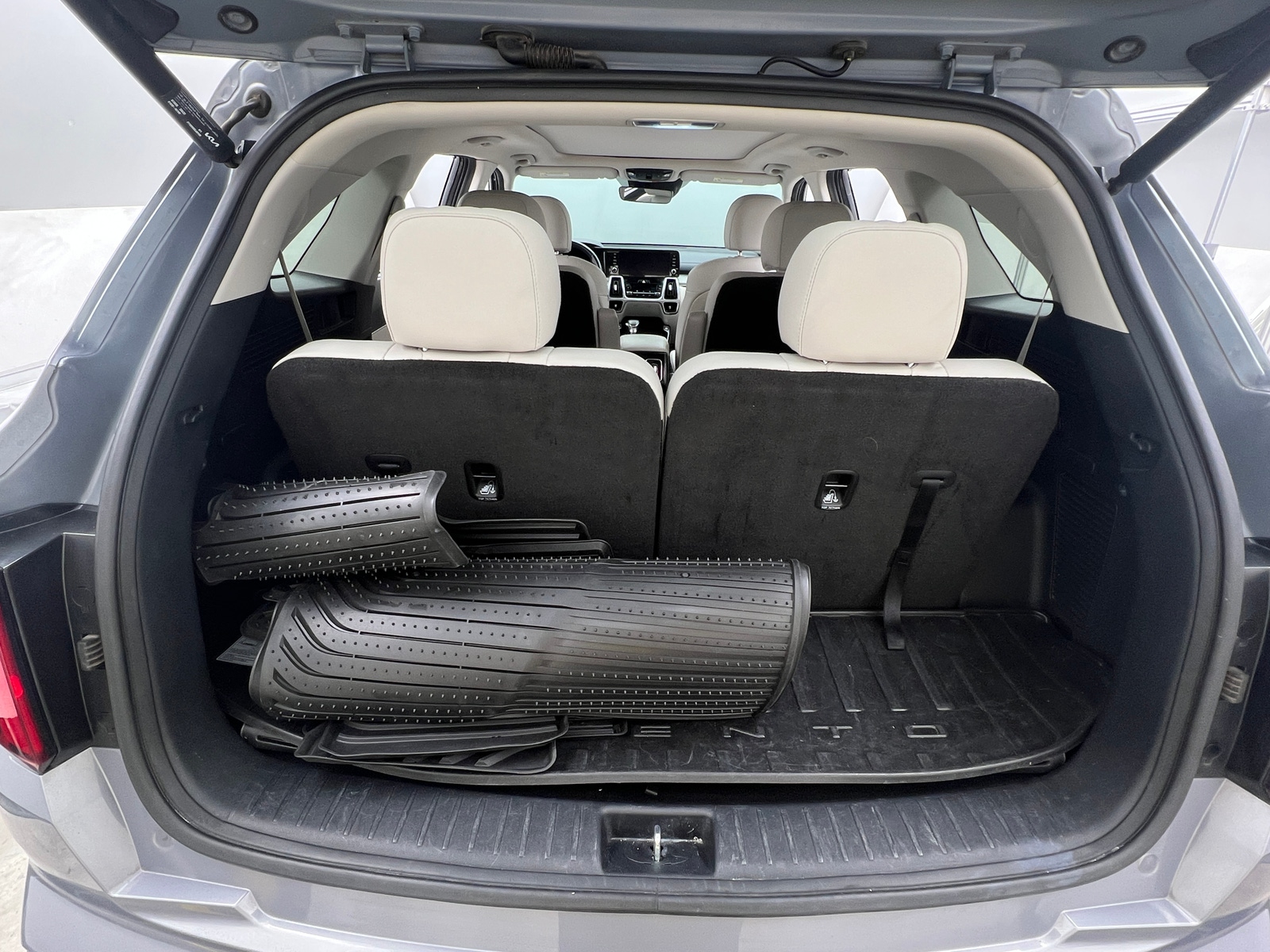 Thumbnail: 2023 Kia Sorento - 6