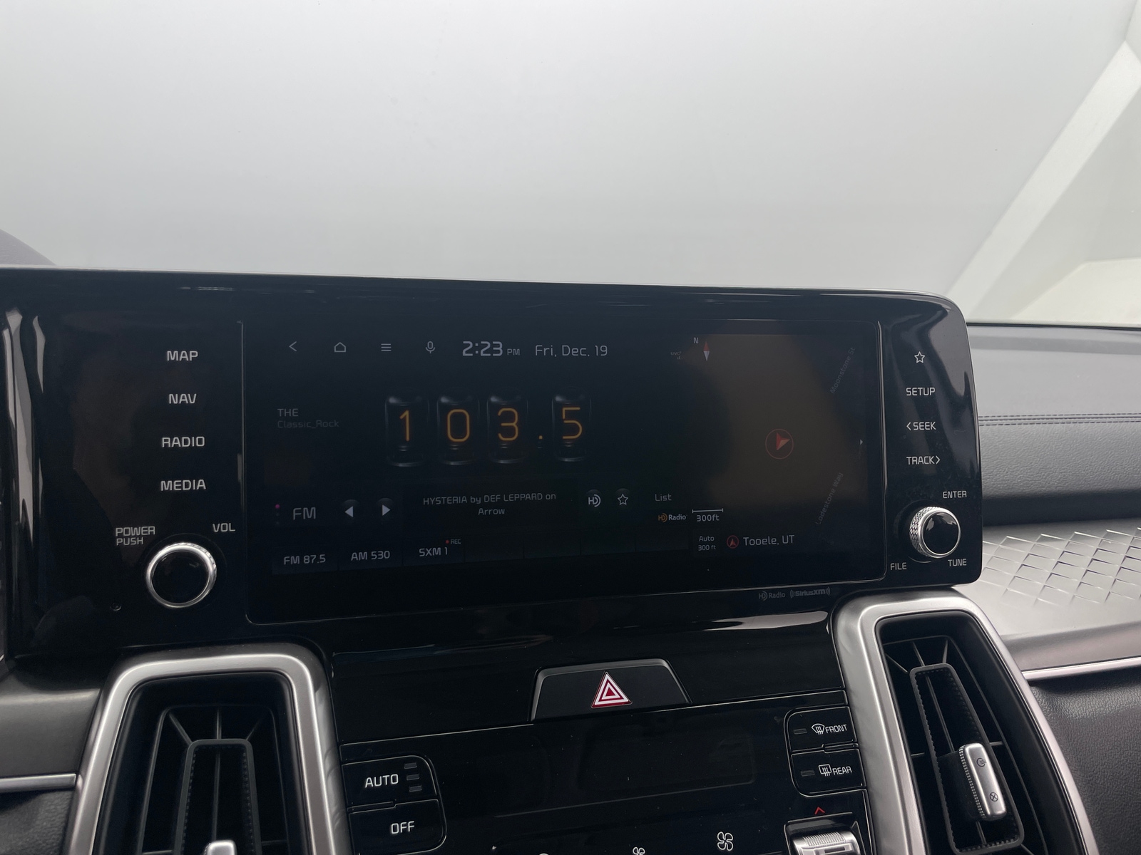 Thumbnail: 2022 Kia Sorento - 3