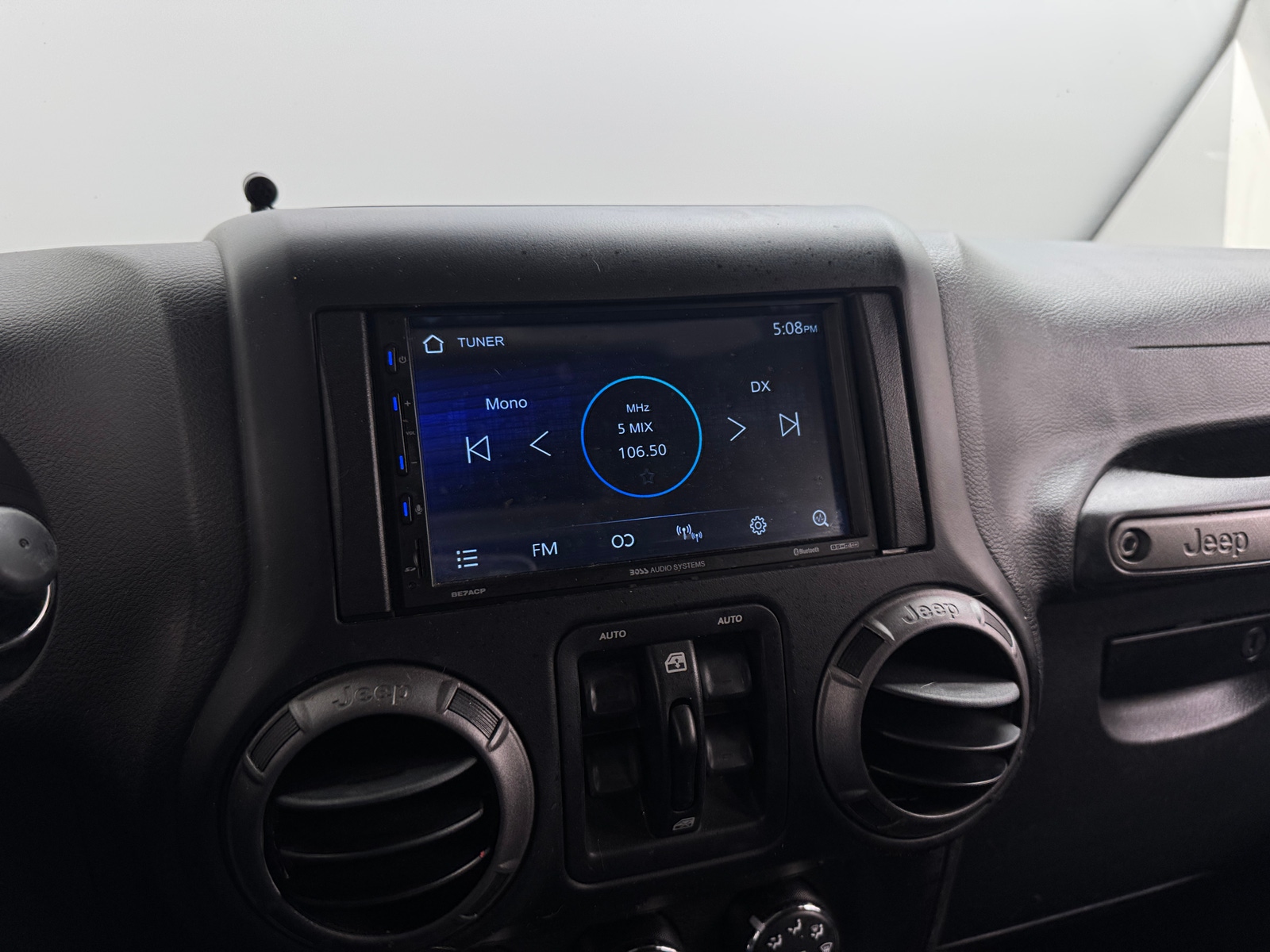 Thumbnail: 2018 Jeep Wrangler - 3