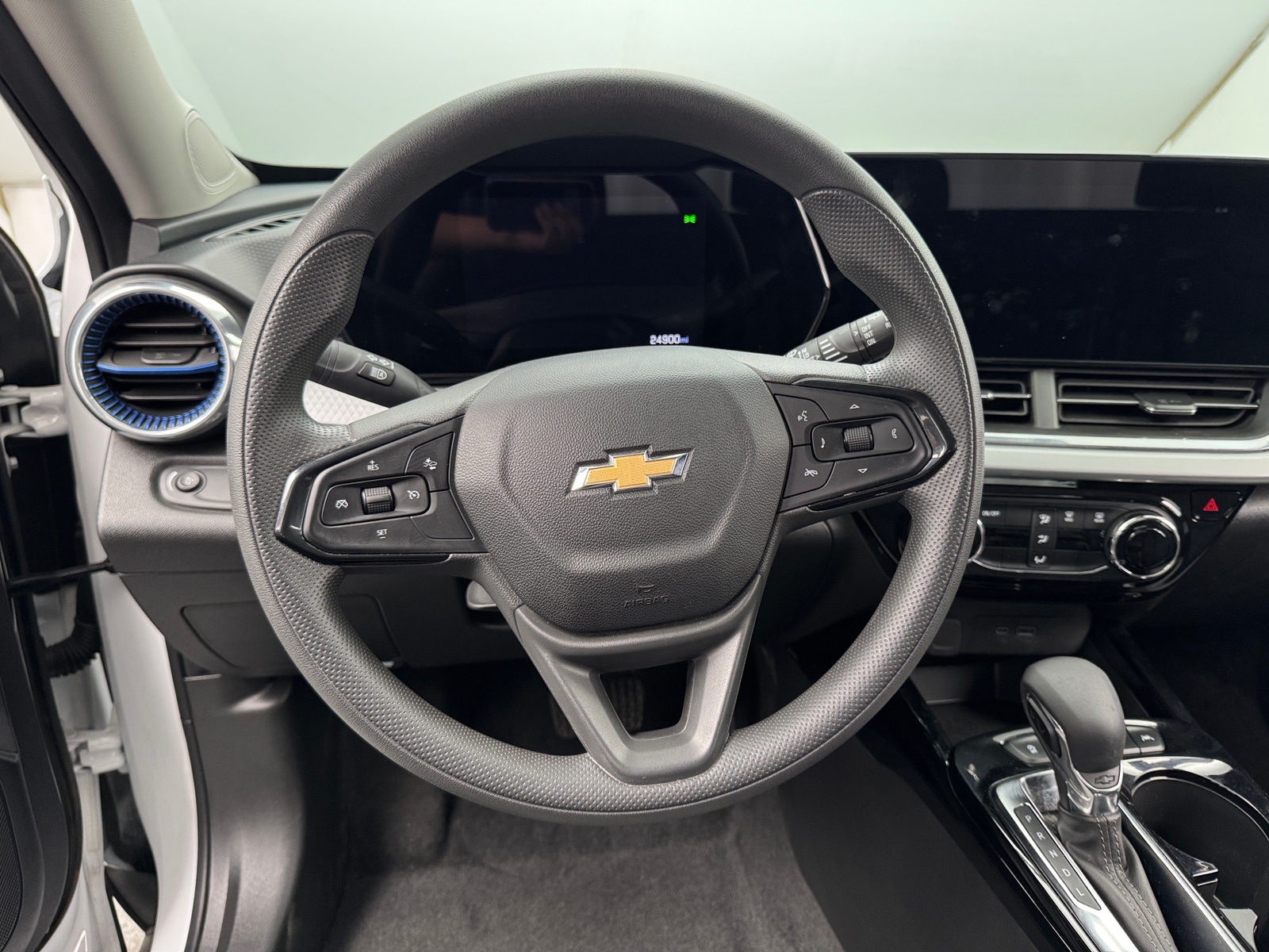 Thumbnail: 2025 Chevrolet Trax - 5