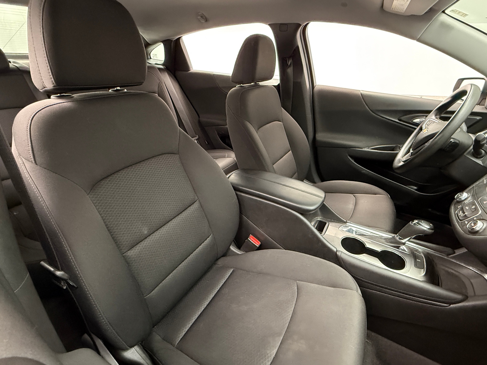 Thumbnail: 2018 Chevrolet Malibu - 2