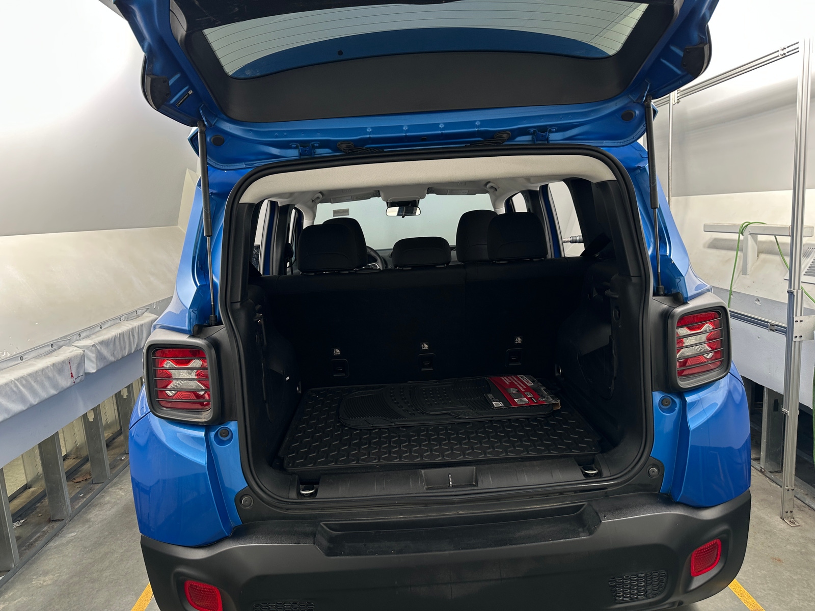 Thumbnail: 2020 Jeep Renegade - 7