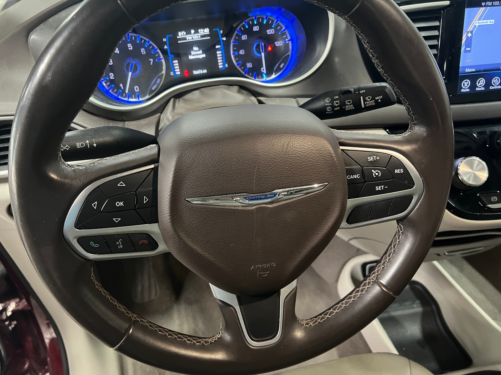 Thumbnail: 2017 Chrysler Pacifica - 4