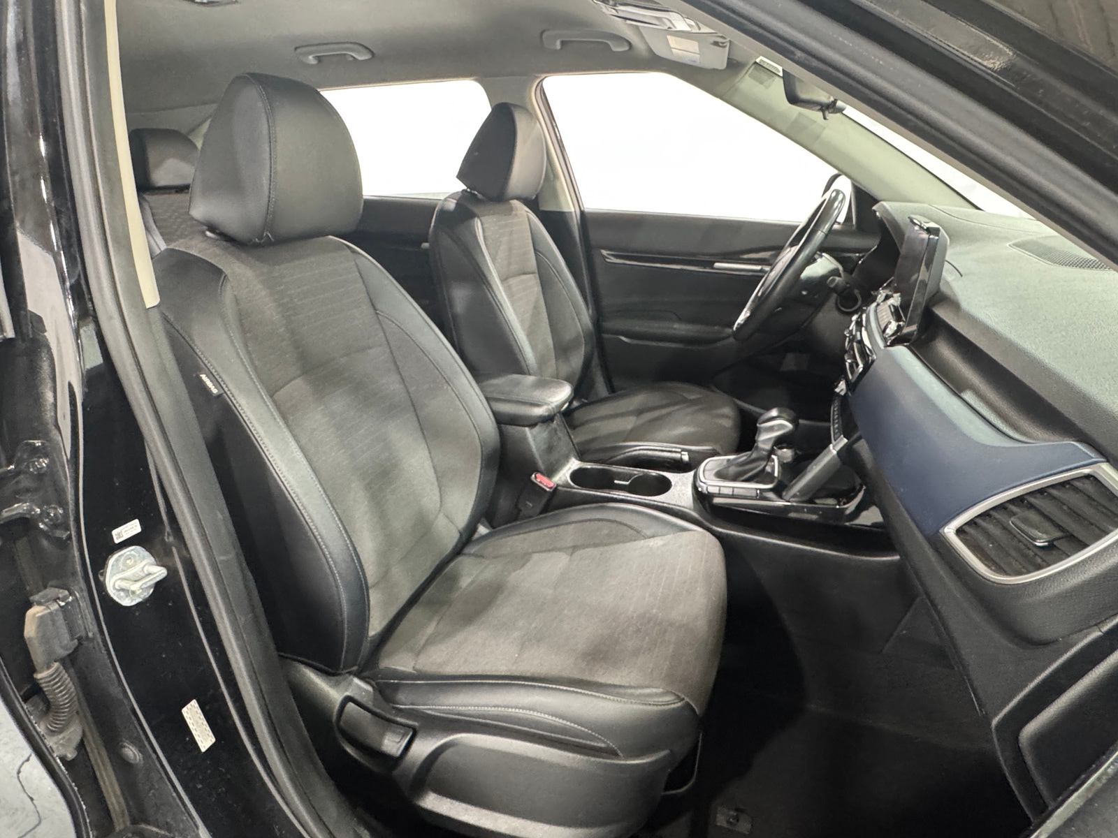 Thumbnail: 2023 Kia Seltos - 2