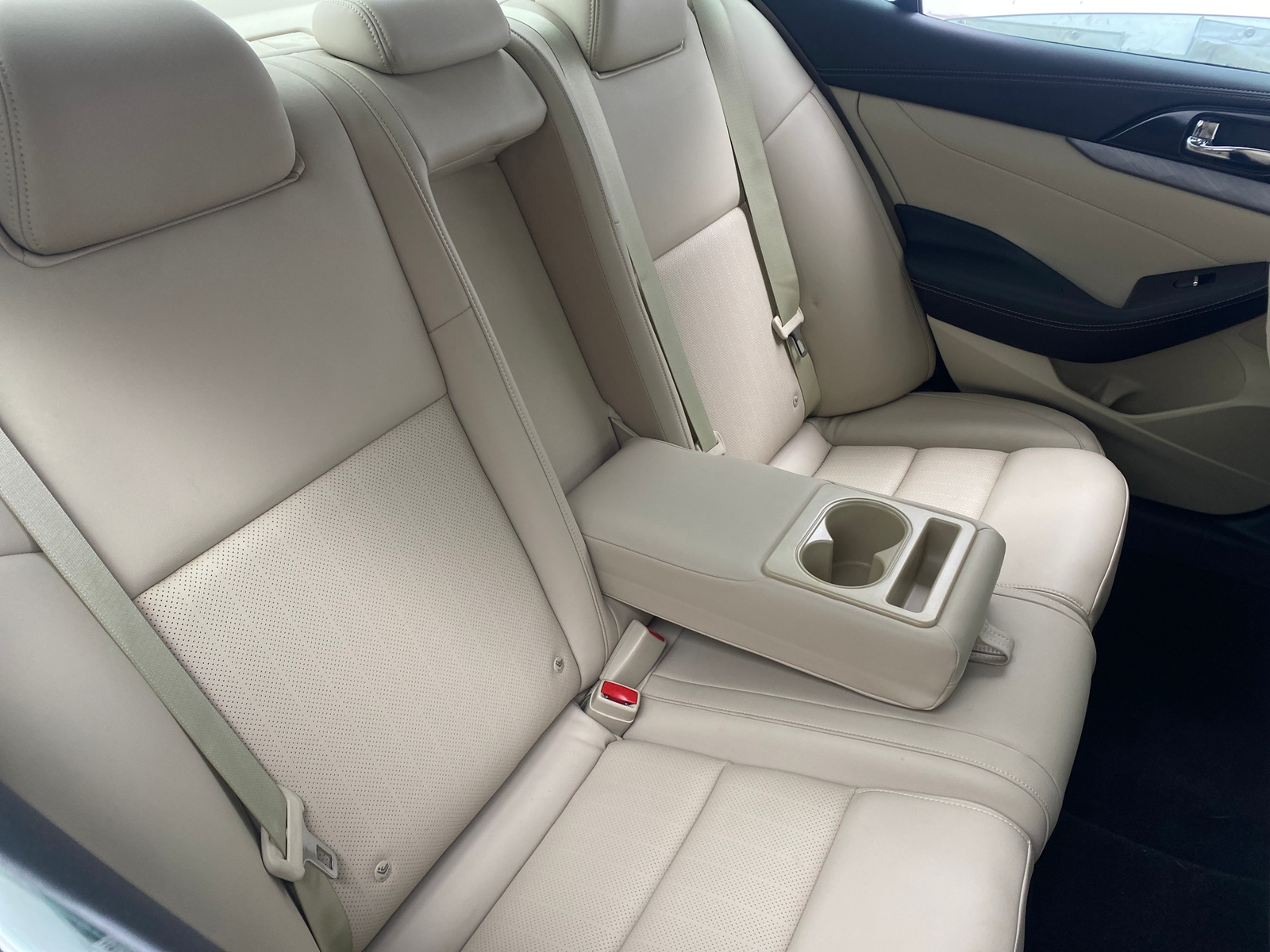 Thumbnail: 2017 Nissan Maxima - 5