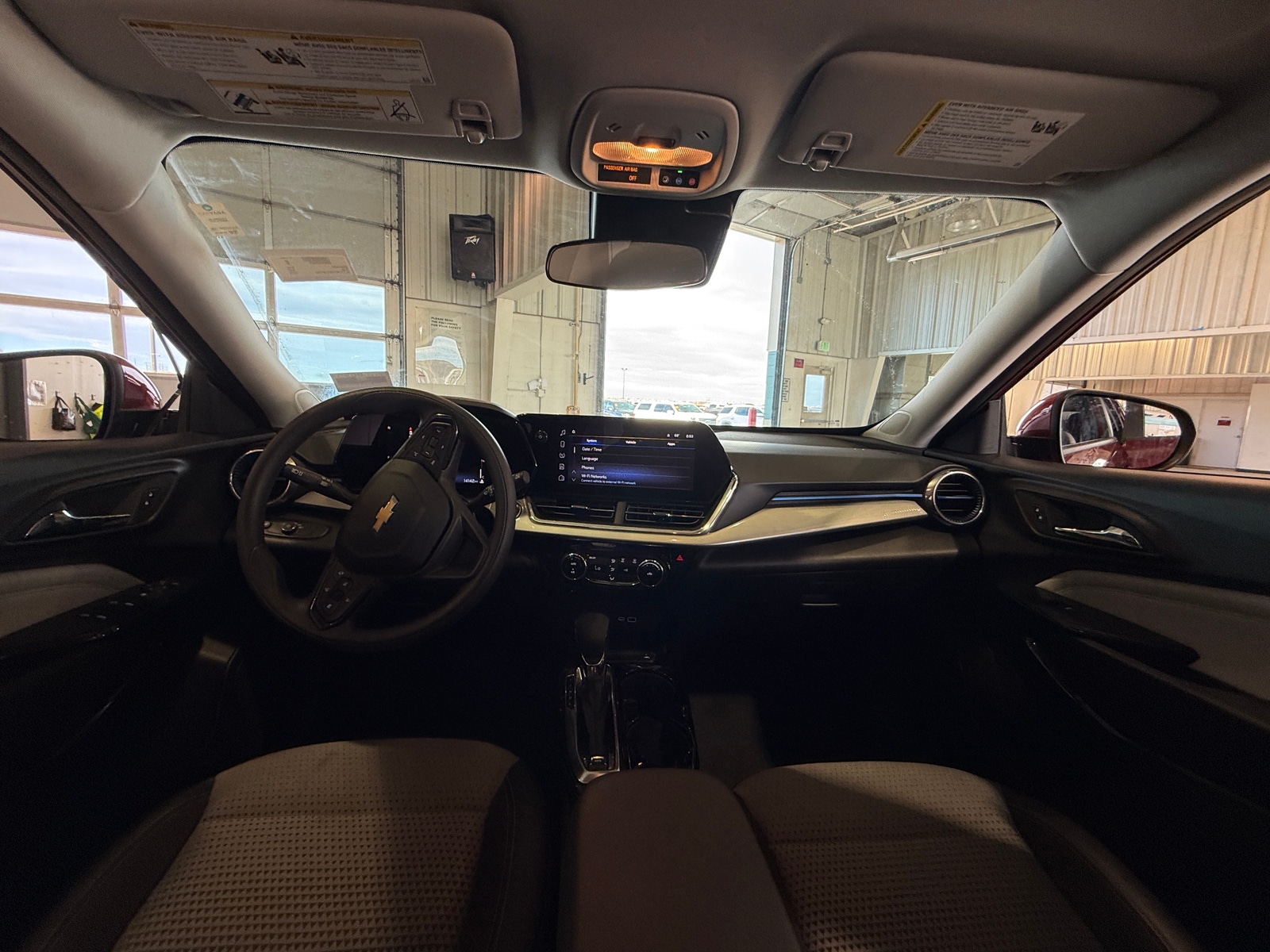 Thumbnail: 2025 Chevrolet Trax - 3