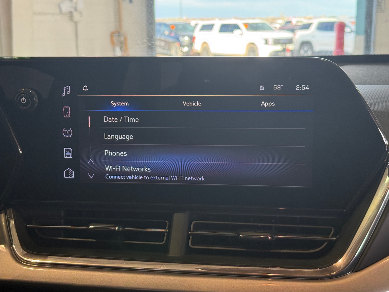 Thumbnail: 2025 Chevrolet Trax - 4