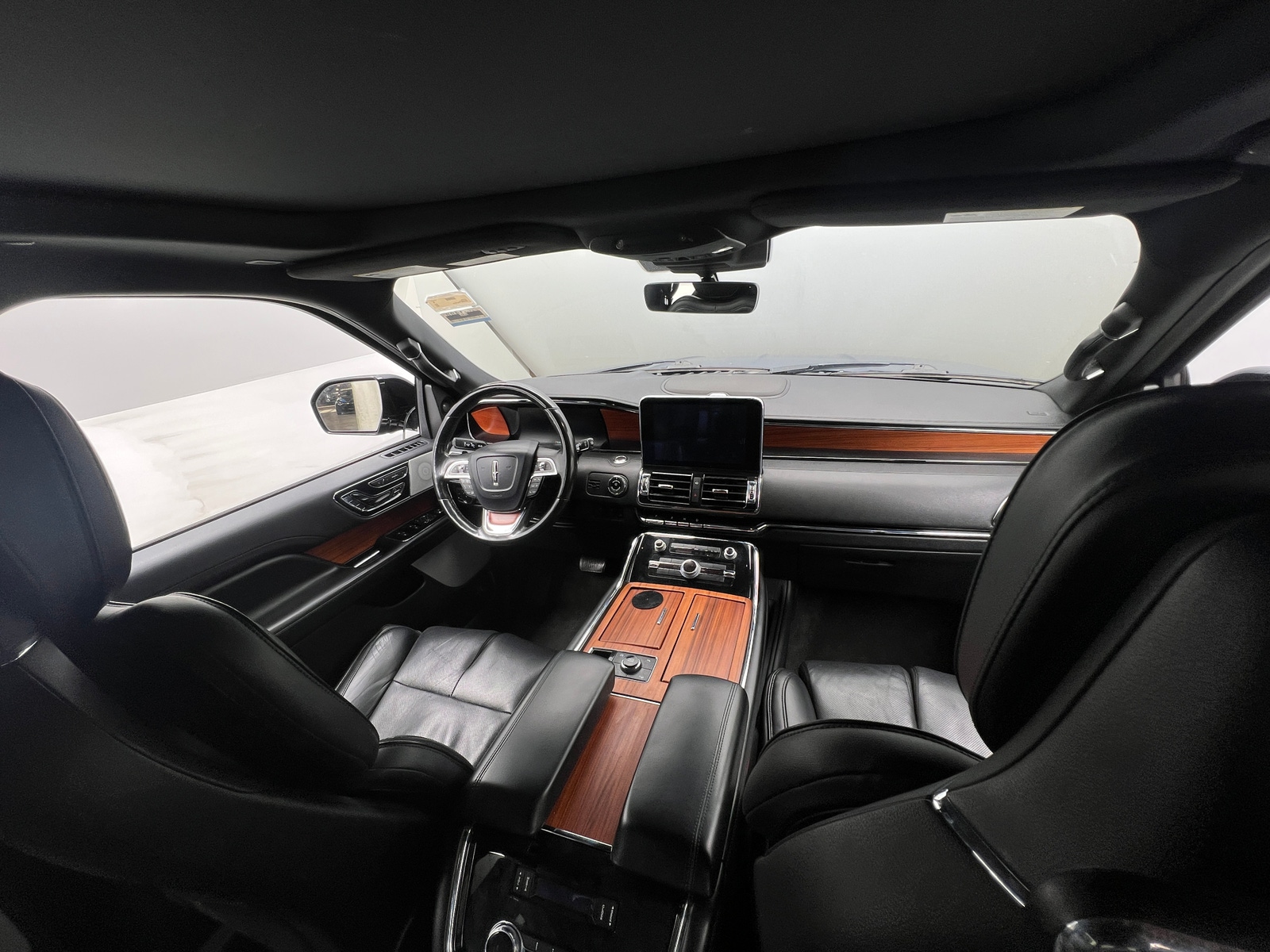 Thumbnail: 2018 Lincoln Navigator L - 2