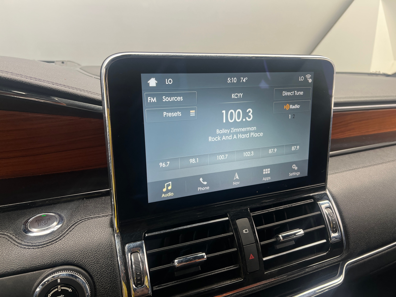 Thumbnail: 2018 Lincoln Navigator L - 3