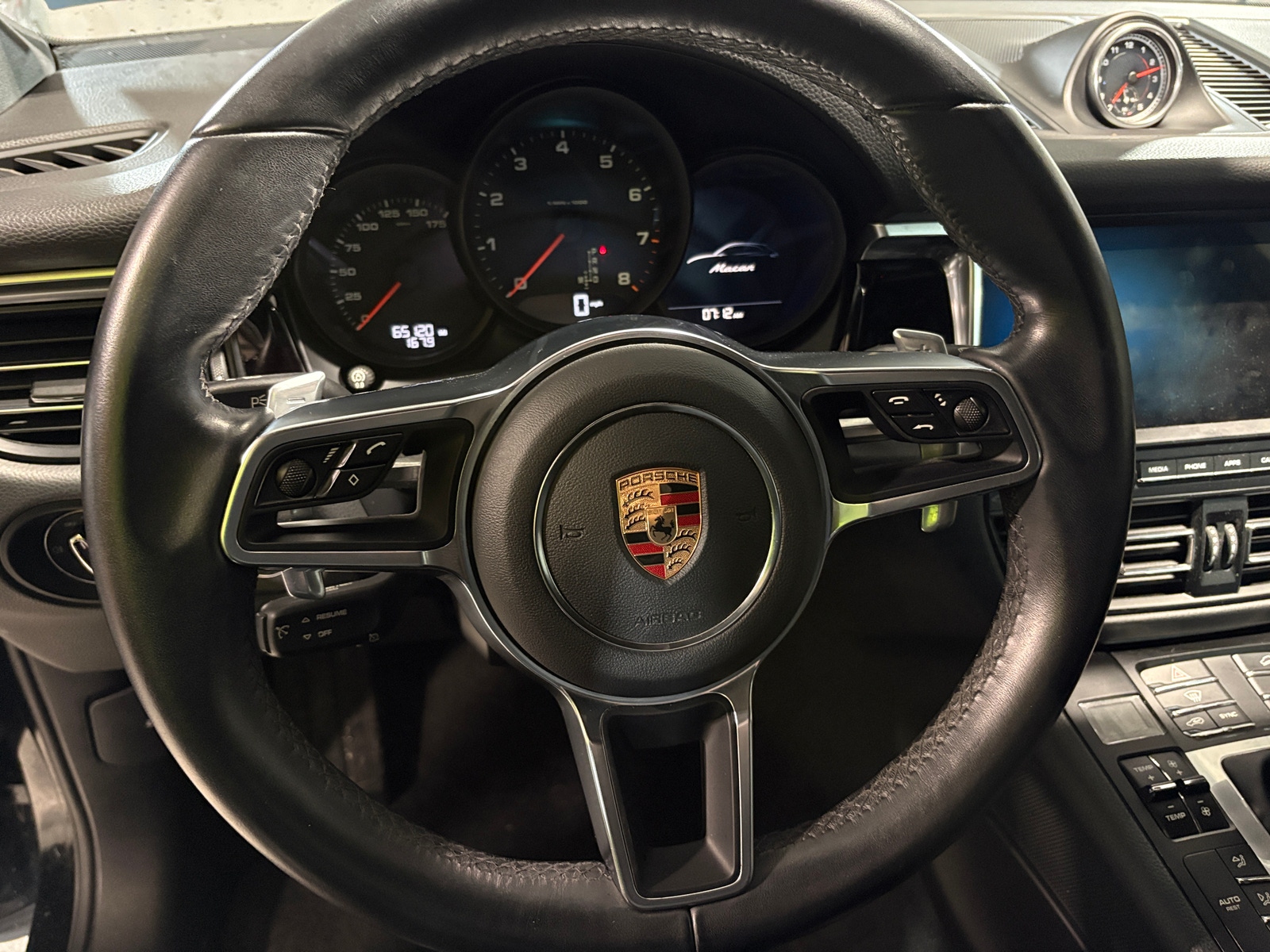 Thumbnail: 2020 Porsche Macan - 4