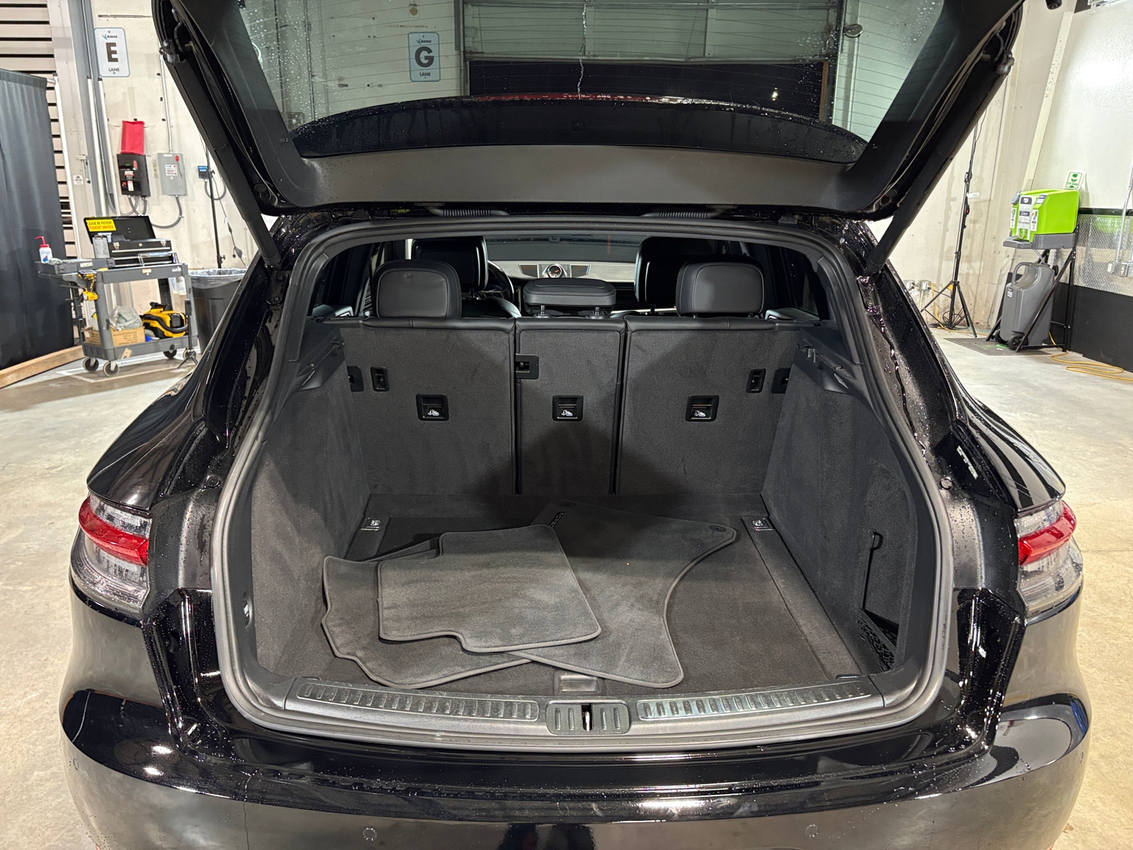 Thumbnail: 2020 Porsche Macan - 6