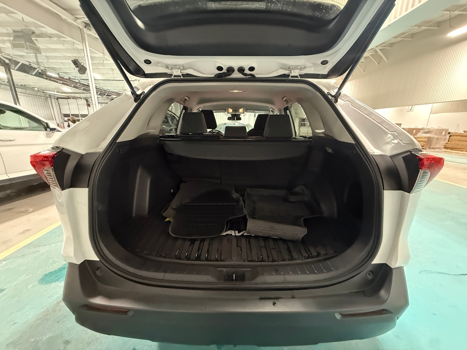 Thumbnail: 2021 Toyota RAV4 - 7