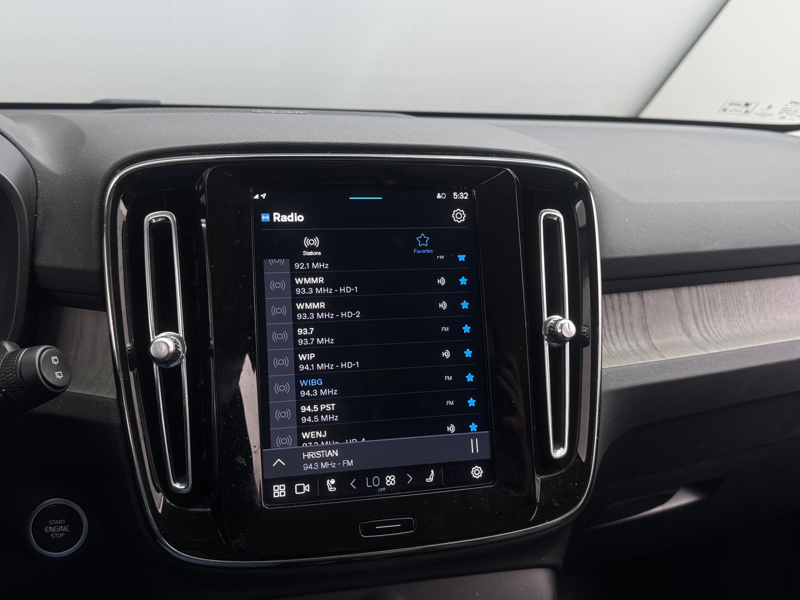 Thumbnail: 2025 Volvo XC40 - 3