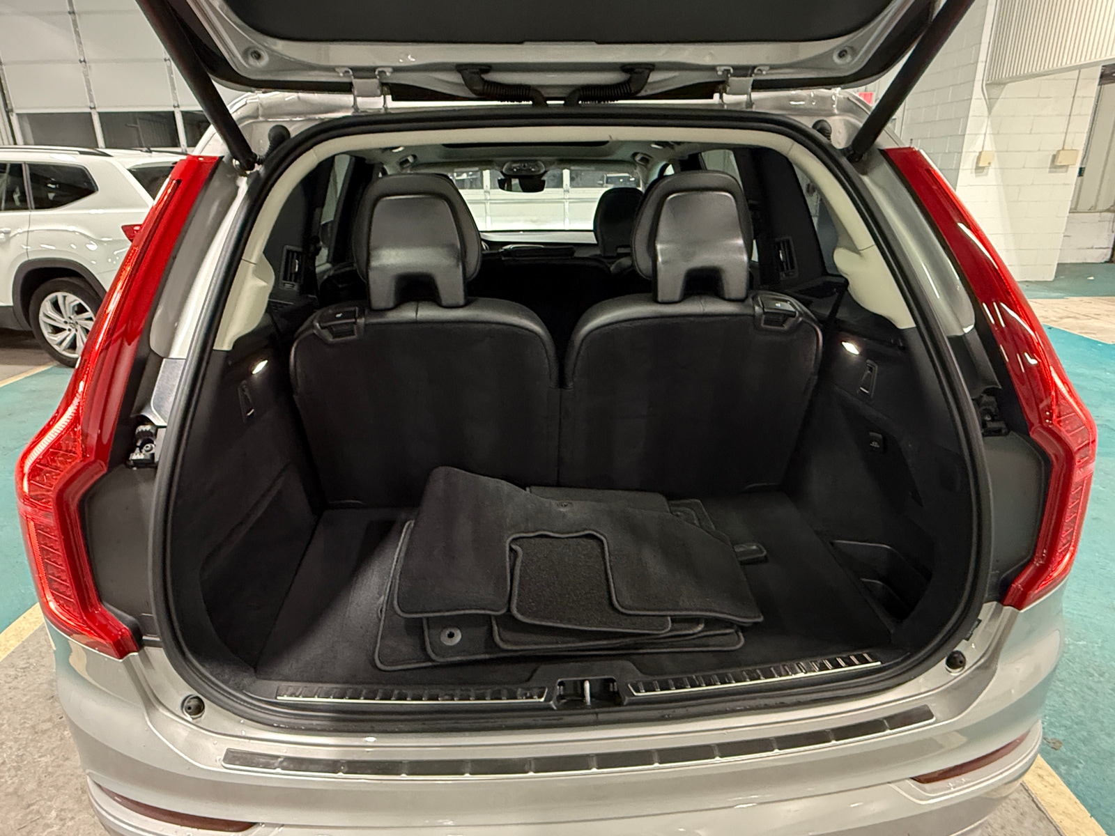 Thumbnail: 2023 Volvo XC90 - 6