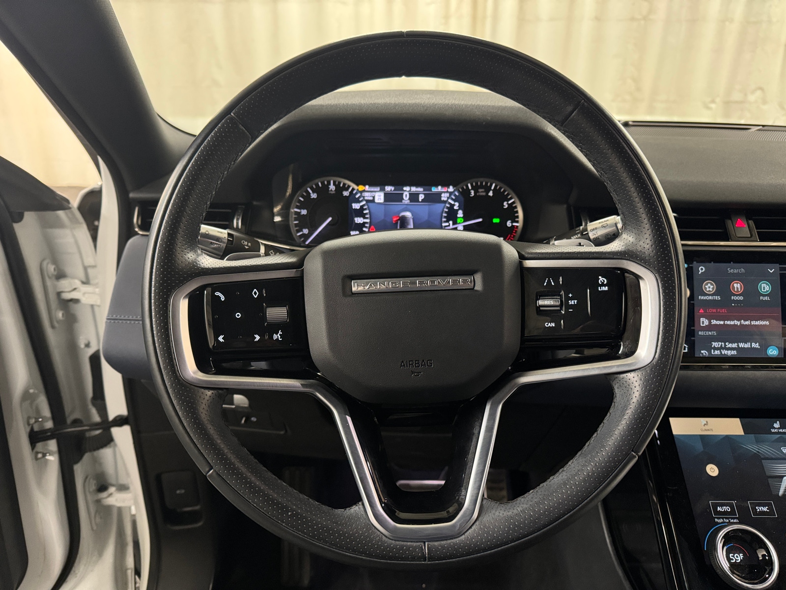 Thumbnail: 2021 Land Rover Range Rover Evoque - 4