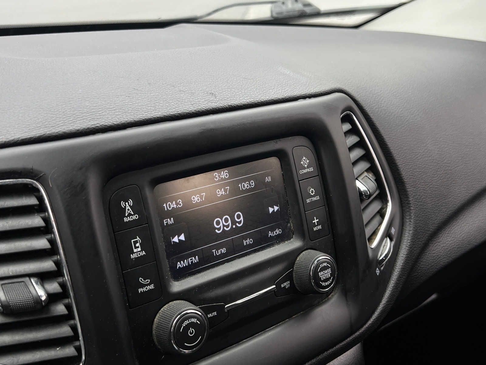 Thumbnail: 2018 Jeep Compass - 4