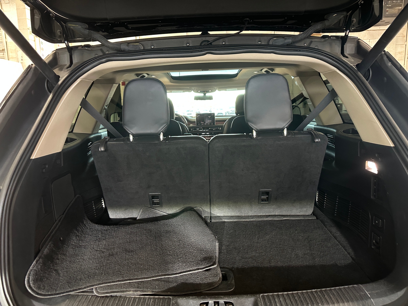 Thumbnail: 2023 Lincoln Aviator - 6