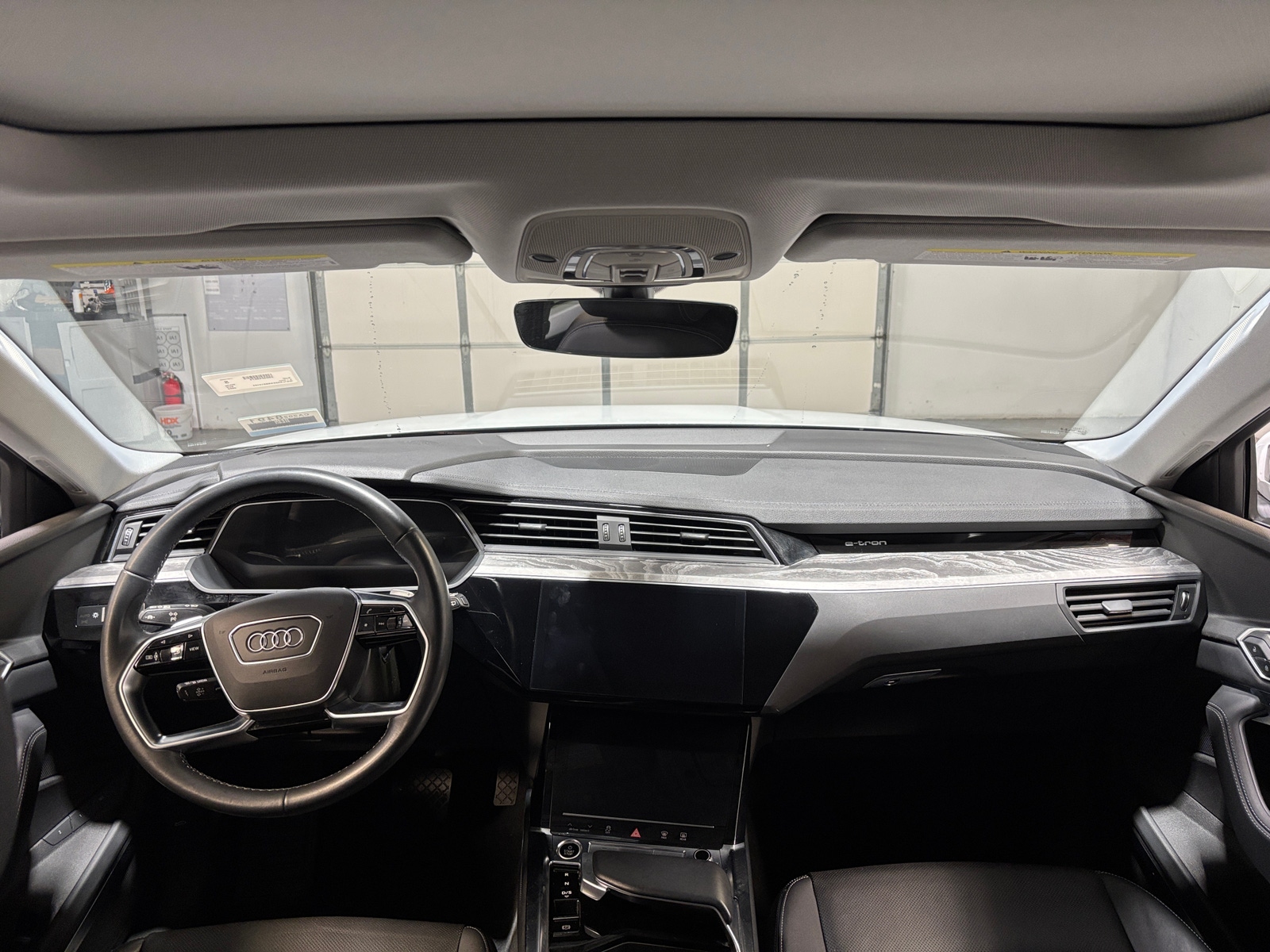 Thumbnail: 2022 Audi e-tron - 2