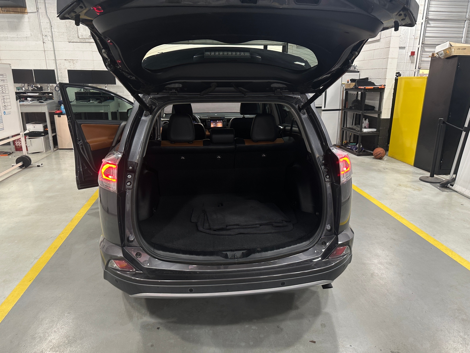 Thumbnail: 2017 Toyota RAV4 - 6