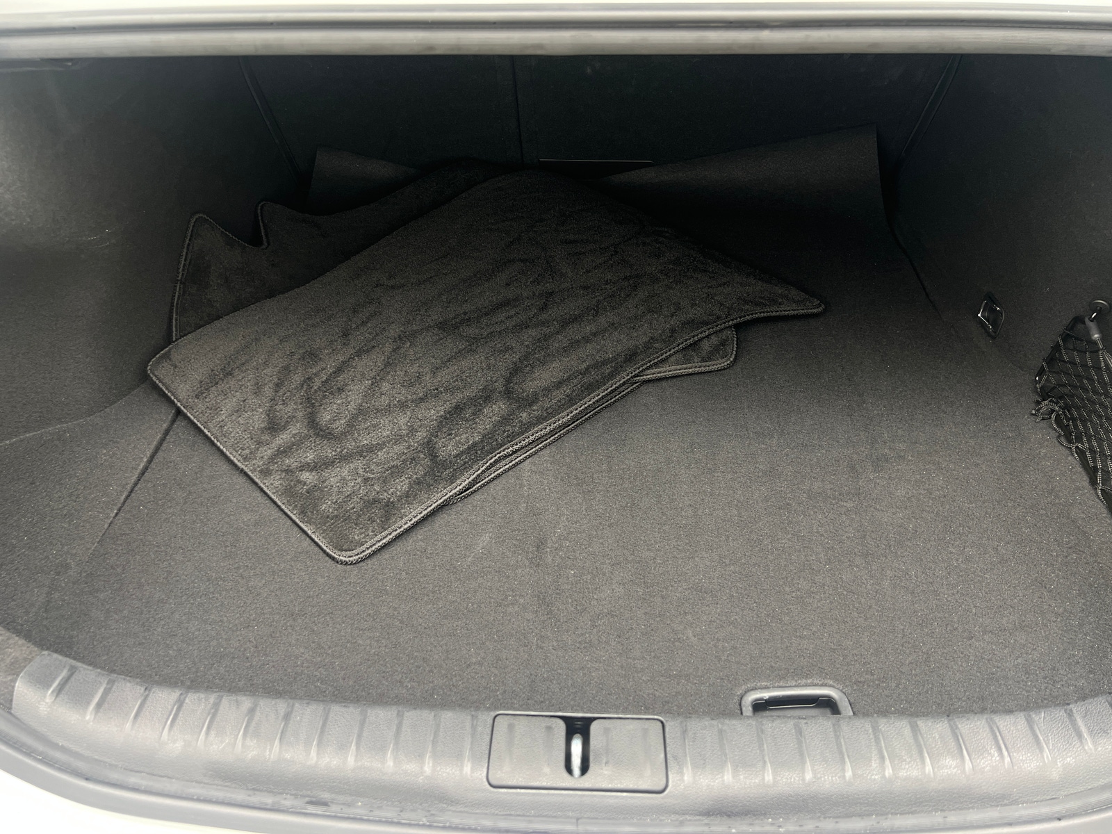 Thumbnail: 2025 Genesis G70 - 6