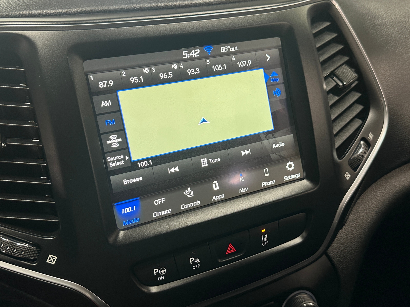 Thumbnail: 2023 Jeep Cherokee - 3