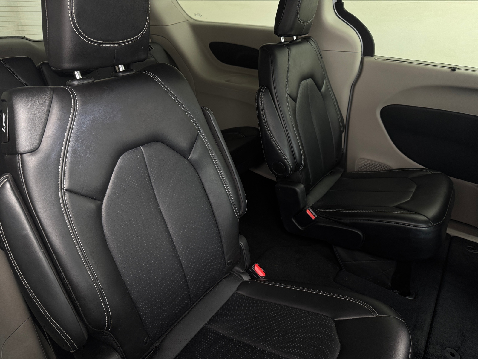 Thumbnail: 2024 Chrysler Pacifica - 5