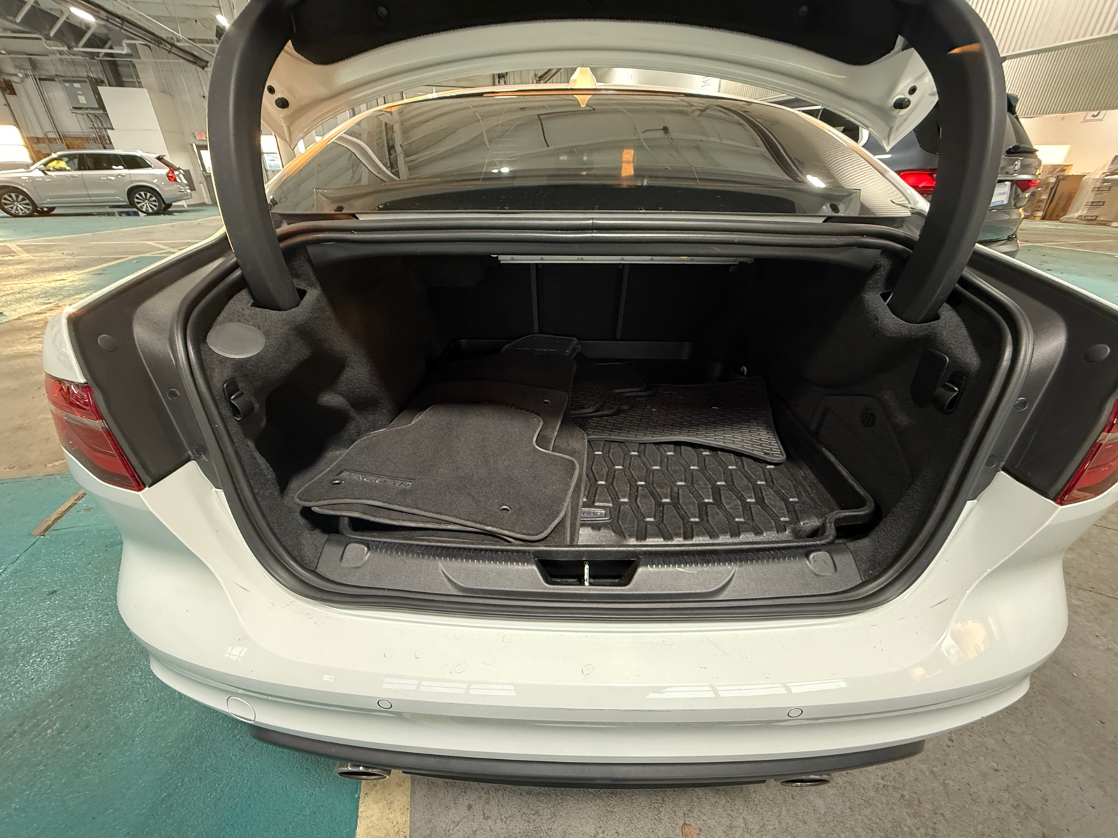 Thumbnail: 2020 Jaguar XE - 5