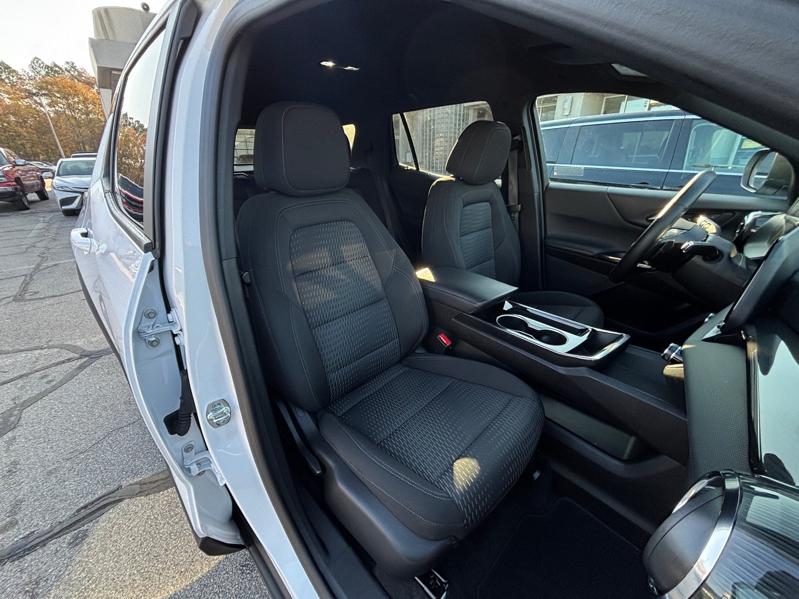 Thumbnail: 2025 Chevrolet Equinox - 2