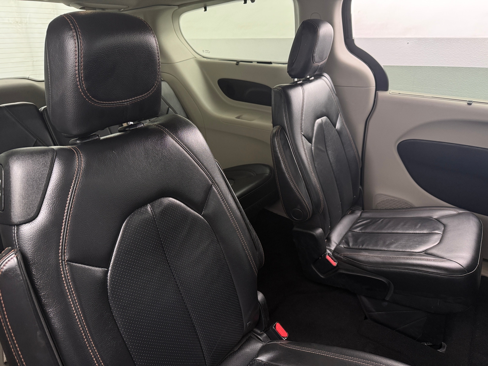 Thumbnail: 2018 Chrysler Pacifica - 5