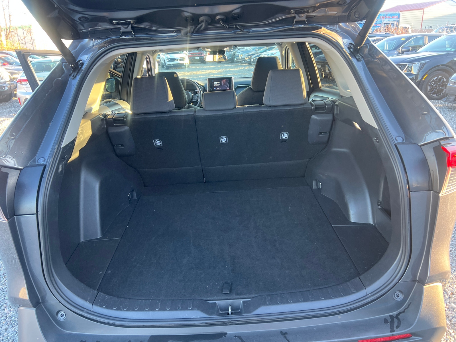 Thumbnail: 2025 Toyota RAV4 - 6