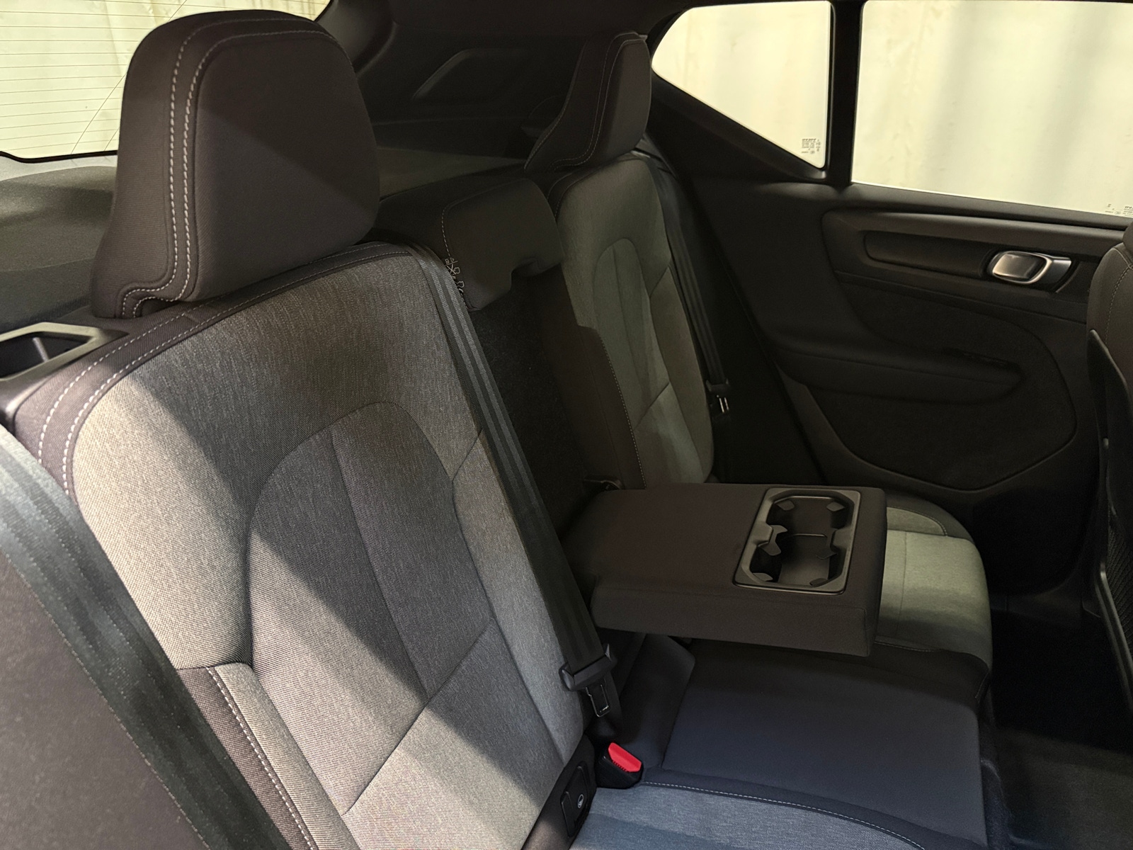 Thumbnail: 2024 Volvo XC40 - 6