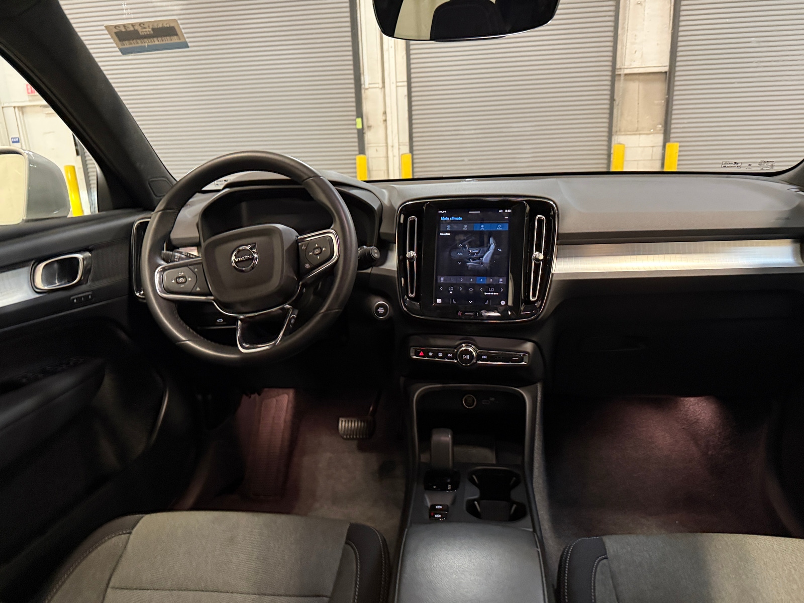 Thumbnail: 2024 Volvo XC40 - 3