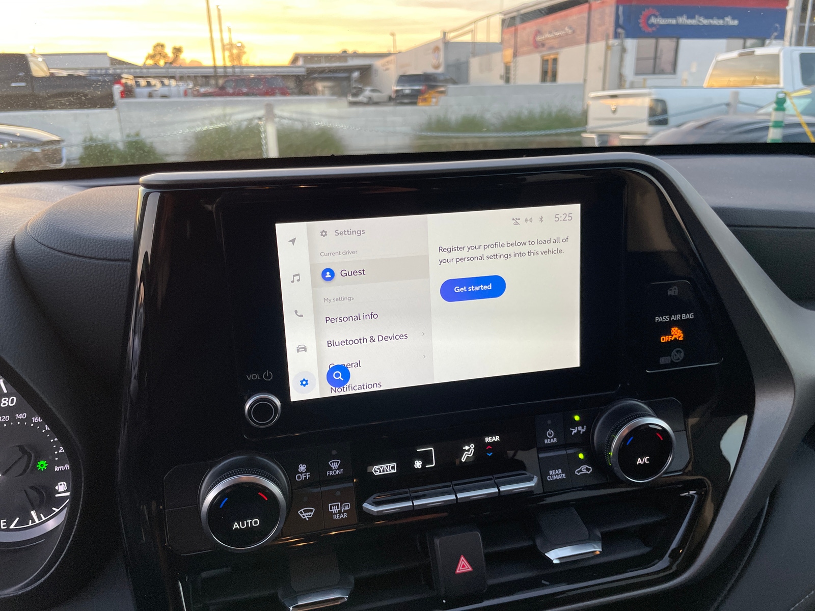 Thumbnail: 2025 Toyota Highlander - 4