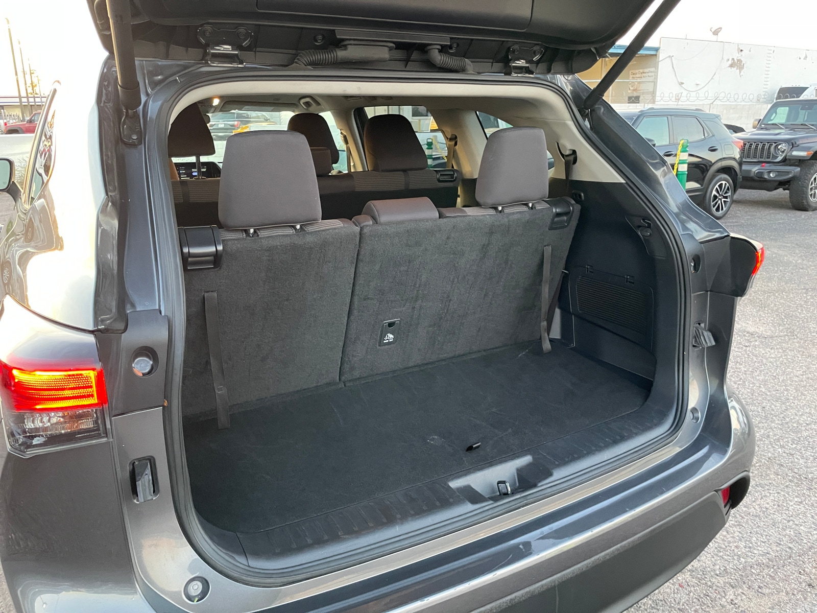 Thumbnail: 2025 Toyota Highlander - 6