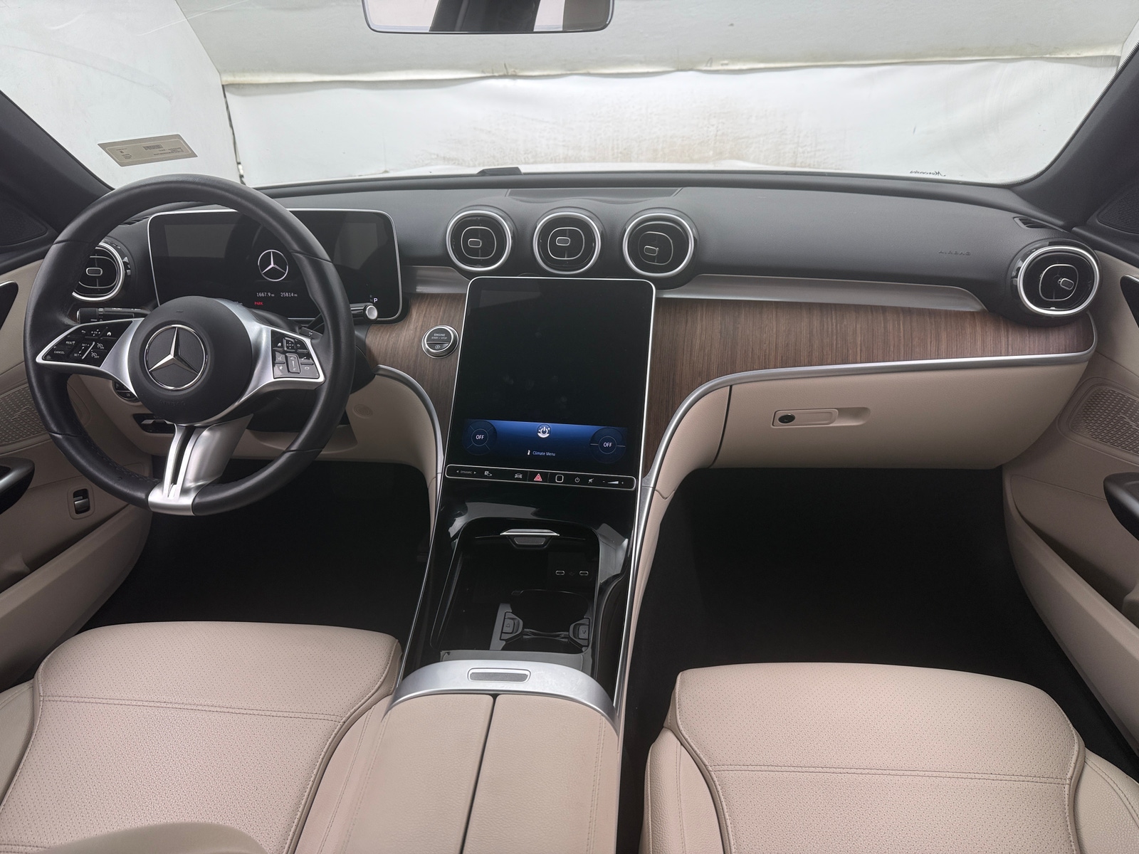 Thumbnail: 2025 Mercedes-Benz C-Class - 2