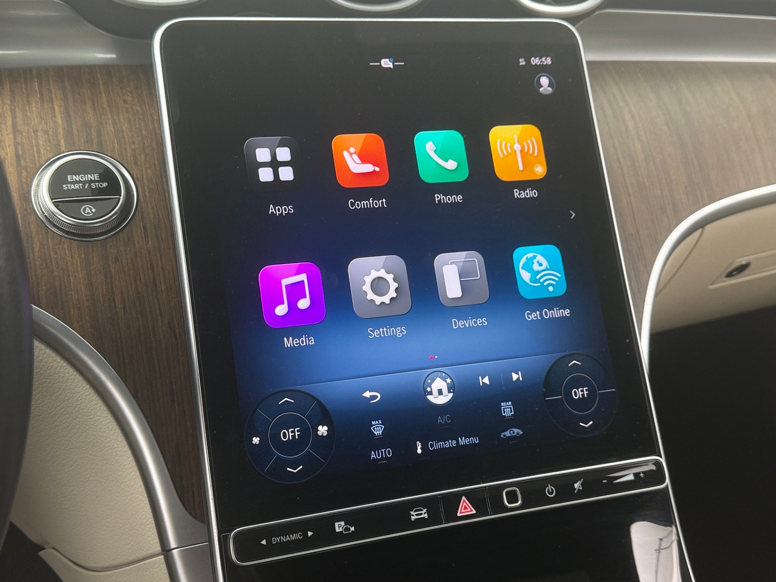 Thumbnail: 2025 Mercedes-Benz C-Class - 3