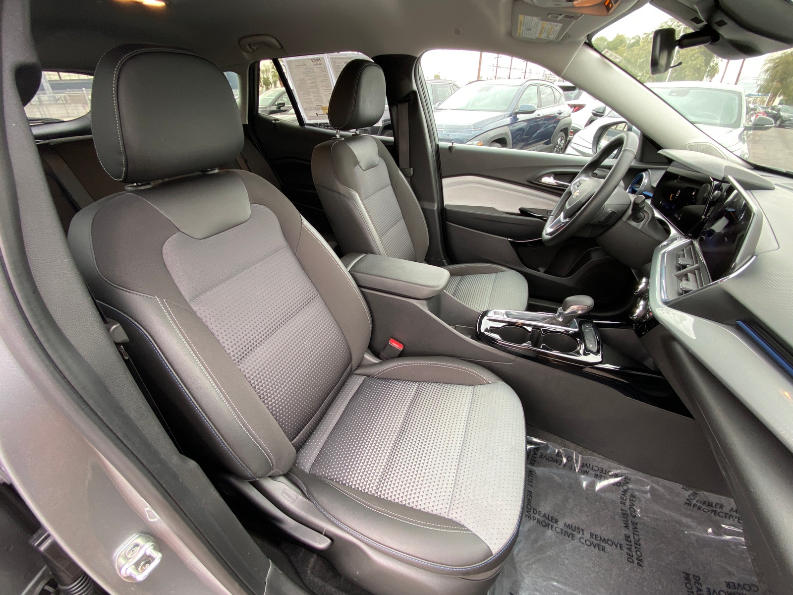 Thumbnail: 2025 Chevrolet Trax - 2