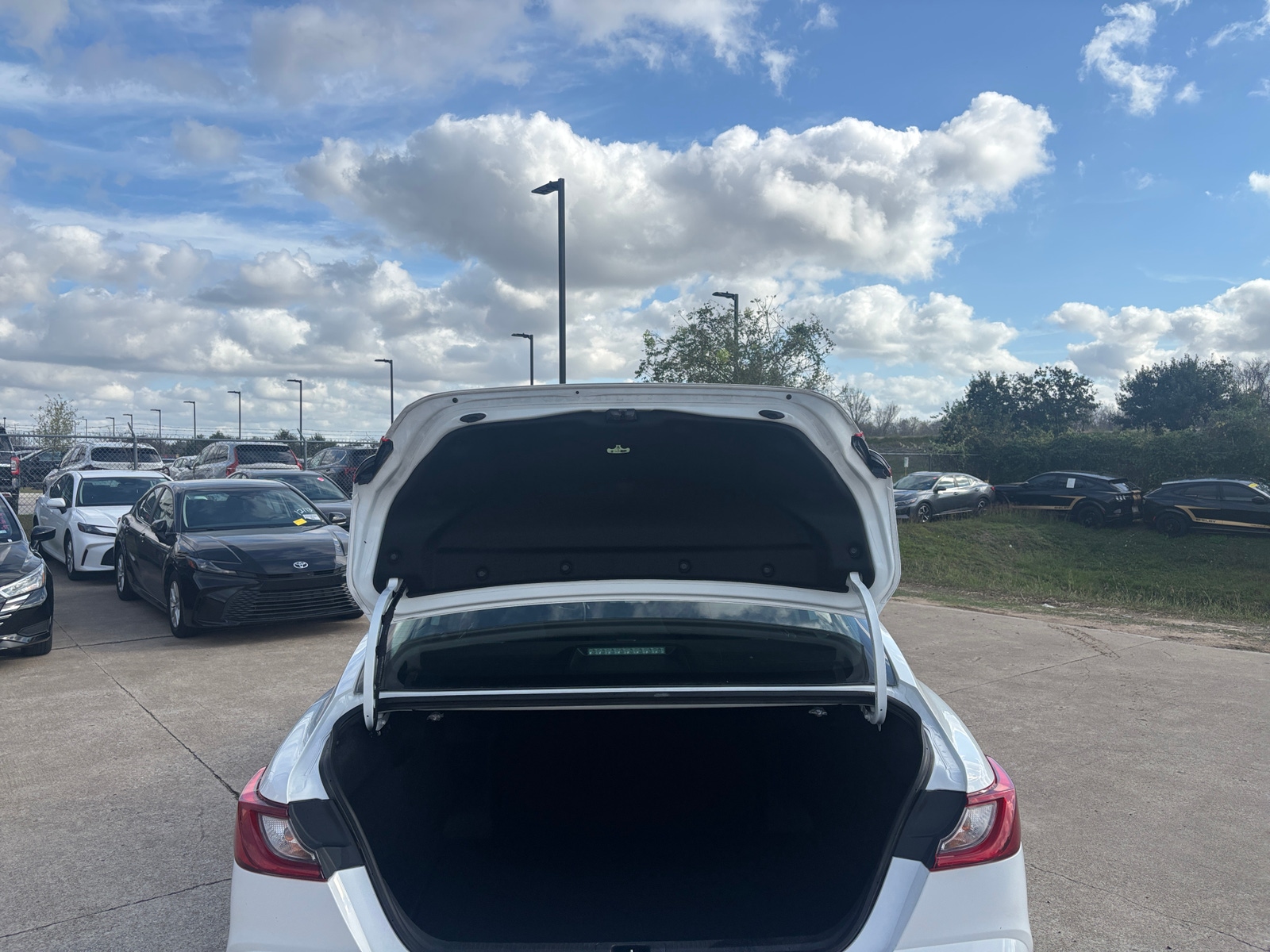 Thumbnail: 2025 Toyota Camry - 6