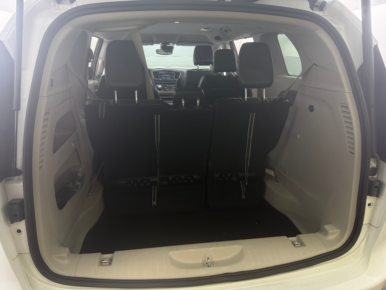 Thumbnail: 2024 Chrysler Pacifica - 6